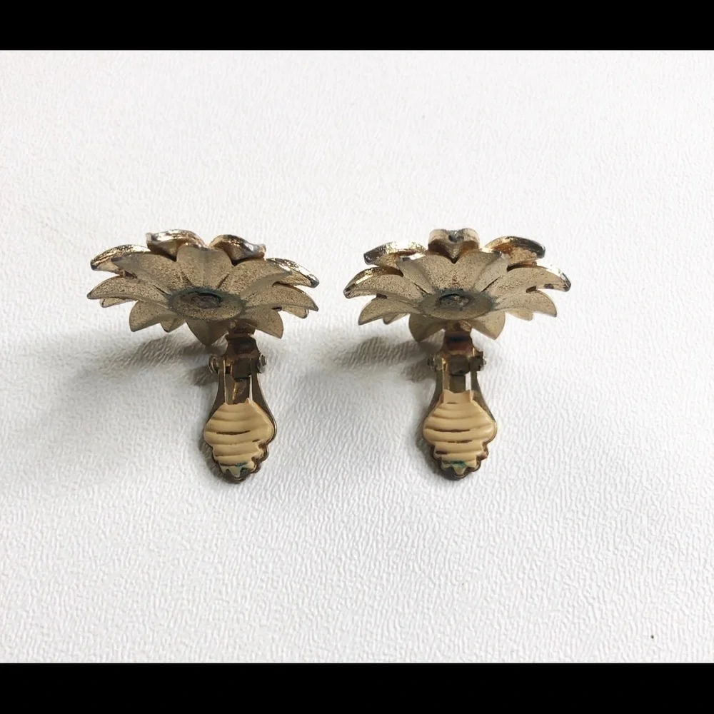 Vintage Sarah Coventry Brooch And Clip On Earring